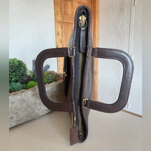 COACH BONNIE CASHIN "Watermelon Tote" Brown Leather Kiss Lock Bag, early 1970s. - Picture 9 of 14